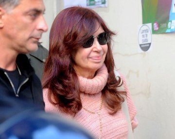 Cristina Kirchner volvió al Senado tras el atentado: se reunió con gobernadores