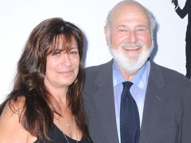Rob Reiner y su esposa.