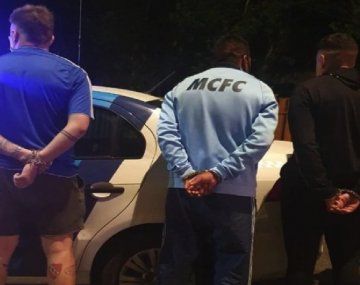 Barras de Independiente hicieron pintadas en la cancha de Racing