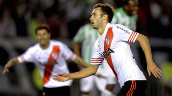 uno menos: un defensor de river se va a jugar a espana uno menos: un defensor de river se va a jugar a espana