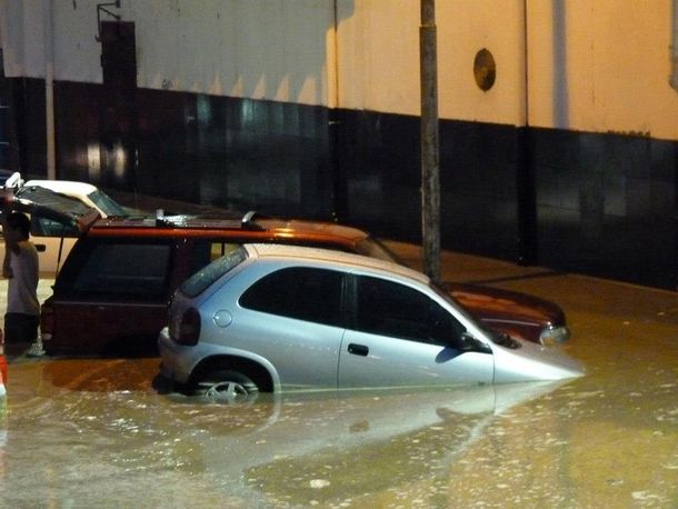 Comodoro Rivadavia, bajo el agua por un fuerte temporal