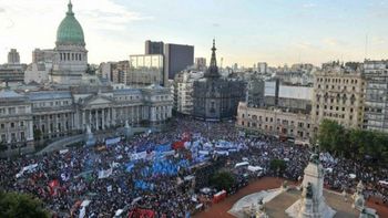 video: el fpv convoca a marchar al congreso contra el arreglo con los buitres video: el fpv convoca a marchar al congreso contra el arreglo con los buitres