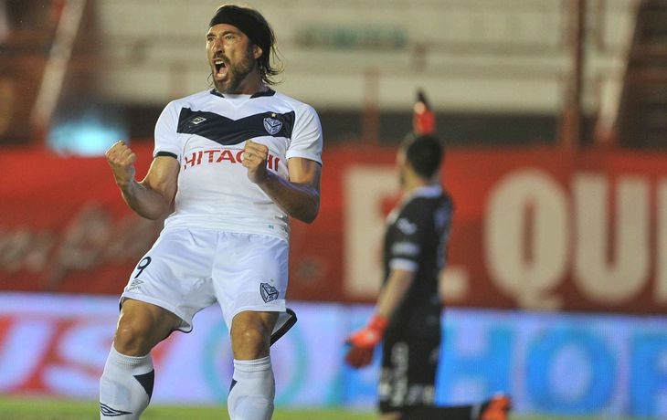 Vélez goleó Argentinos en La Paternal con dos tantos de Pavone
