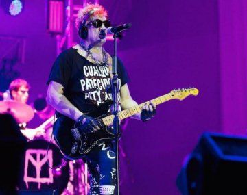 Pity Álvarez volvió a los escenarios con un gran show en Córdoba ante una multitud