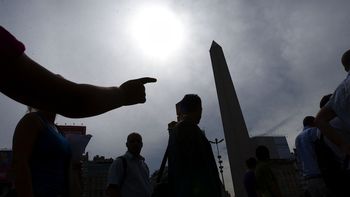 clima agradable y temperatura en descenso por la noche clima agradable y temperatura en descenso por la noche