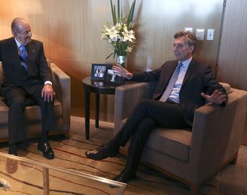 Mauricio Macri se reunió con el rey Juan Carlos antes de la asunción presidencial