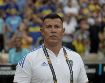 La charla entre Riquelme y Almirón antes de la renuncia del DT de Boca: No da para más