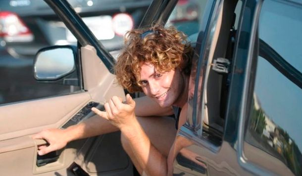 Al surfer que violó la cuarentena le retiran la custodia pero no le devuelven la camioneta