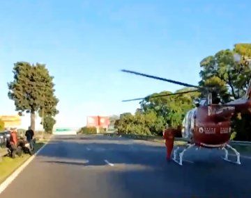 Chocaron dos motos sobre la Avenida General Paz: una mujer resultó herida