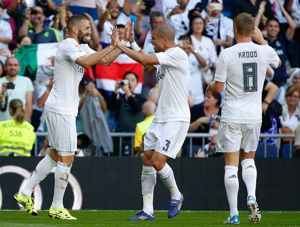Real Madrid derrota al Granada en el Bernabéu