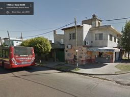 estaban discutiendo, llego la policia y le mordio la cara a su ex novia estaban discutiendo, llego la policia y le mordio la cara a su ex novia