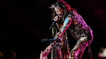 Aerosmith en el estadio Movistar Arena, de Chile. Aerosmith en el estadio Movistar Arena, de Chile.