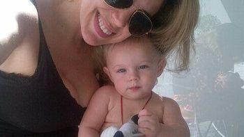 Virginia Gallardo con Milo, el hijo de Jimena Campisi Virginia Gallardo con Milo, el hijo de Jimena Campisi