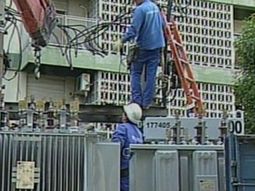 villa martelli: instalan un transformador luego de 3 dias sin luz villa martelli: instalan un transformador luego de 3 dias sin luz