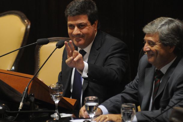 Mariotto impulsa el pago de los bonos de la Provincia en pesos