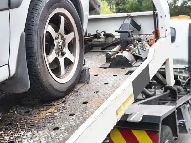 Neuquén: le robaron el auto y descubrió a los ladrones a dos cuadras empujando el vehículo