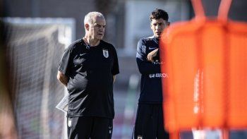 tension maxima en uruguay: el ciclo de bielsa estaria a punto de llegar a su fin tension maxima en uruguay: el ciclo de bielsa estaria a punto de llegar a su fin