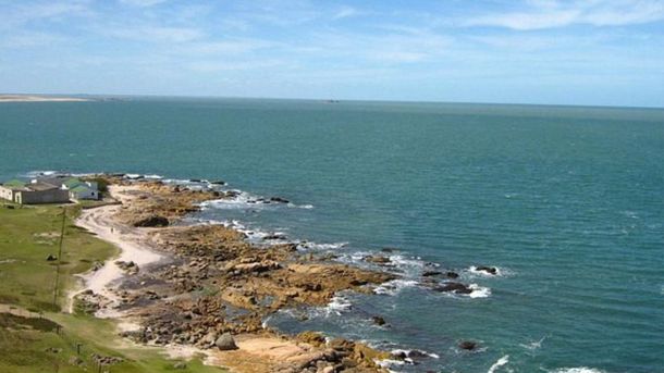 Oceanía de Polonio se ubica a 500 kilómetros de Buenos Aires.  Oceanía de Polonio se ubica a 500 kilómetros de Buenos Aires.