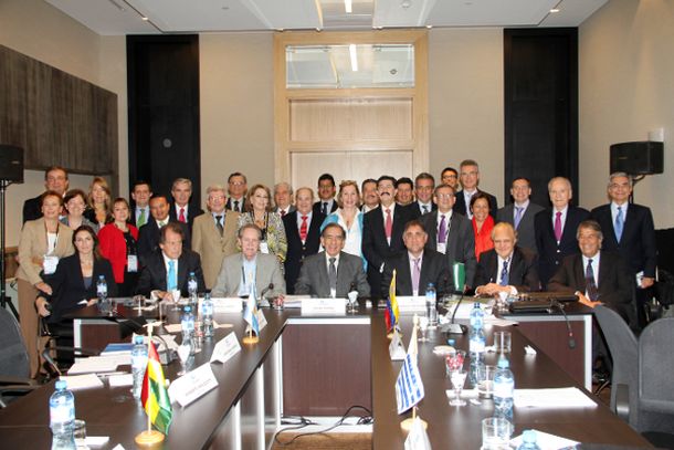 Los banqueros latinoamericanos se reúnen en Punta del Este