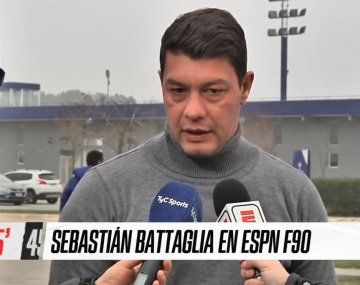 Battaglia rompió el silencio: pidió hablar con la prensa cuando salía de la práctica