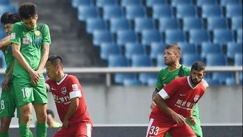 ¿como le fue a emmanuel gigliotti en su debut en el futbol chino? ¿como le fue a emmanuel gigliotti en su debut en el futbol chino?