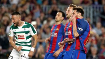 El rosarino se lamenta tras el penal fallado El rosarino se lamenta tras el penal fallado