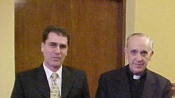 francisco no ha dejado de acercase a nosotros como un hermano francisco no ha dejado de acercase a nosotros como un hermano