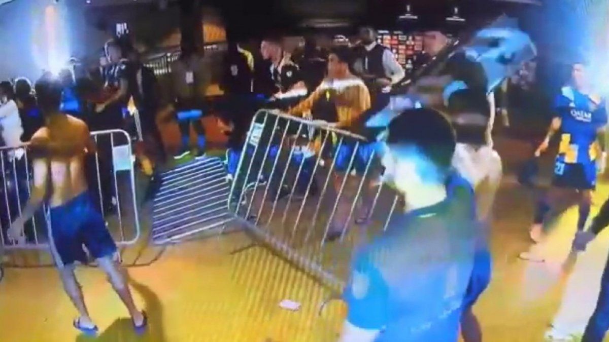 Demoraron a dos jugadores de Boca tras los incidentes en el Mineirao