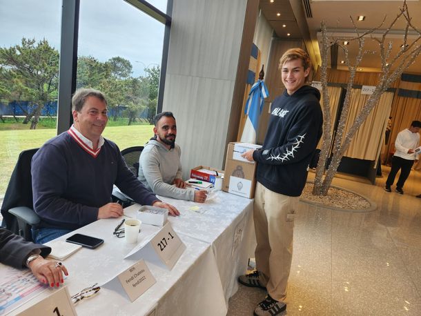 Así fue el voto argentino en Maldonado.