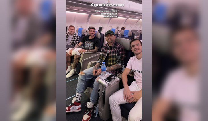 Furor en las redes por la curiosa remera de De Paul