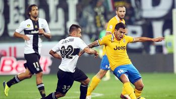 la juventus de tevez vencio al parma y se acerco al lider la juventus de tevez vencio al parma y se acerco al lider