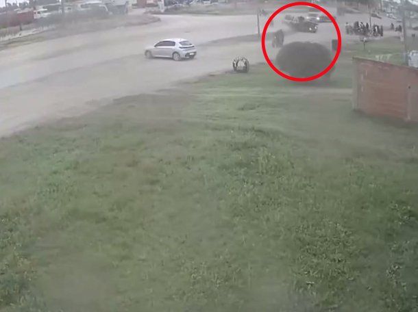 Tres Arroyos: corría una picada, chocó contra una camioneta a toda velocidad y ahora está en estado crítico