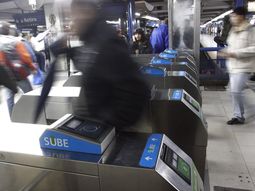 Metrodelegados volverán a dejar viajar gratis a los usuarios del subte