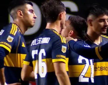 No se vio en TV: el reclamo de Velasco a Battaglia en Boca en el entretiempo