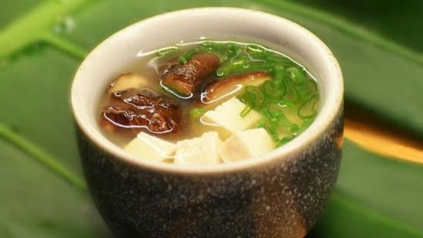 Este bodegón porteño hace viajar a Mar del Plata con sus platos frescos y de calidad. 