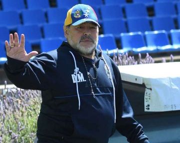 Diego Maradona con la gorra de Venezuela