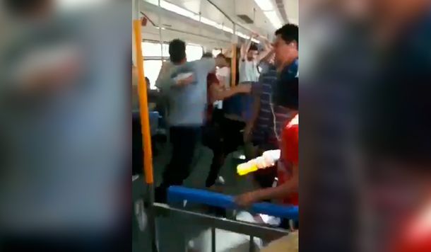 VIDEO: Piñas, palos y una brutal pelea en el Tren Roca