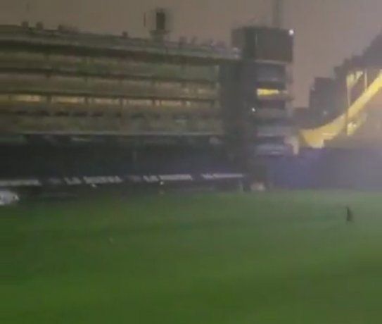 Así estaba la Bombonera mientras Boca jugaba bajo un diluvio en Avellaneda