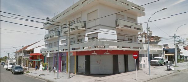 Se derrumbaron los balcones de un edificio en Mar del Plata: murieron una mujer y una nena de 3 años