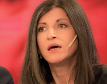 Vallejos cruzó a Vidal tras su propuesta para pagar a los jóvenes la mitad de un salario mínimo