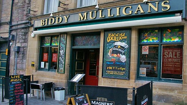Un bar escocés busca postulantes para el mejor trabajo del mundo
