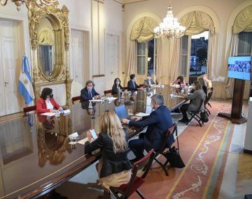 El Gobierno analiza nuevas medidas focalizadas tras otra jornada con récord de contagios