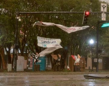 El huracán Isaías tocó tierra en Estados Unidos y causó destrozos