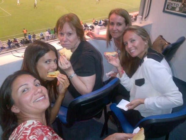 ¿Qué hacía Isabel Macedo en la cancha de Vélez?