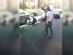VIDEO: Brutal golpiza a un taxista en Palermo por una maniobra de tránsito