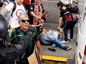 La Policía de Patricia Bullrich le fracturó un brazo a un jubilado: Está internado y lo tienen que operar