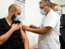 Comenzó en simultáneo en todo el país el plan nacional de vacunación contra el coronavirus