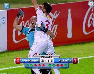 Huracán eliminó a Estudiantes en los penales