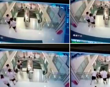 VIDEO: Una mujer murió atrapada por una escalera mecánica pero salvó a su hijo