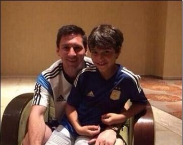 Messi se sacó una foto con un nene